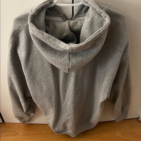 Brandy Melville Gray Zip-Up Sweater - Picture 2 of 3